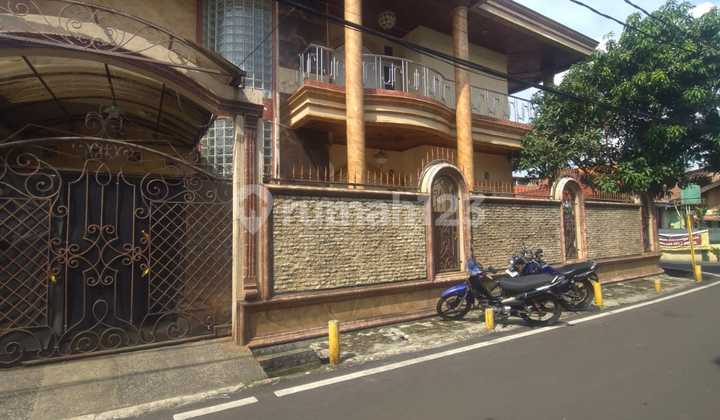 Rumah Murah Bebas Banjir Siap Huni 2 Lantai di Duren Sawit Rumah Murah Bebas Banjir Siap Huni 2 Lantai di Duren Sawit