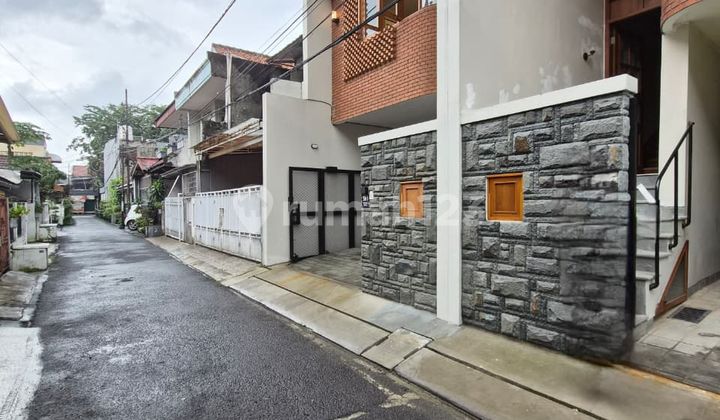 Rumah Baru Siap Huni 3 Lantai Design Modern di Cipinang Rwamangun 2