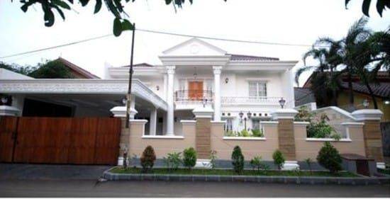 Dijual Rumah Mewah Siap Huni di Jatiwaringin Jakarta Timur 1