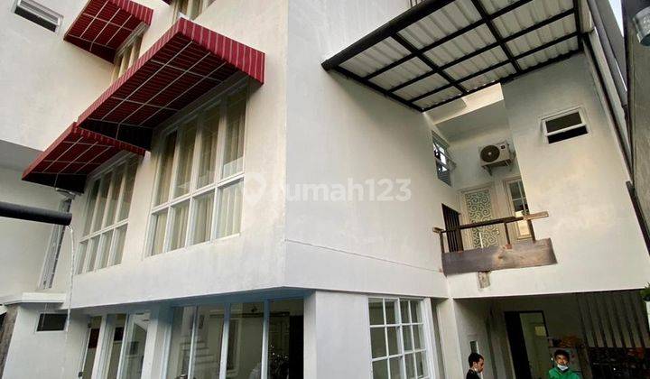 Dijual Rumah Mewah 3 Lantai Ada Kolam Renang di Pondok Kelapa 1