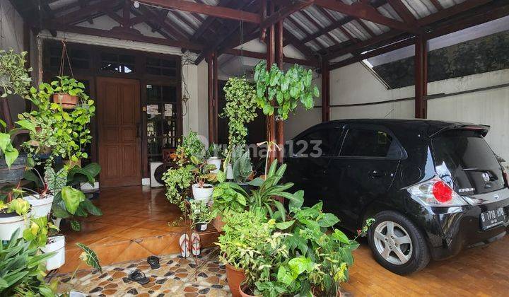 Dijual Rumah Murah Terawat 2 Lantai Dalam Komplek di Pondok Bambu 1