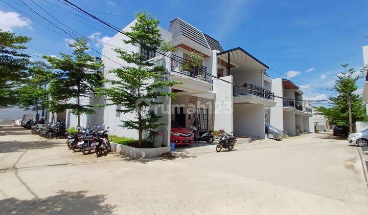 Dijual Rumah Murah 2 Lantai Lokasi Strategis di Cimanggis Depok 1