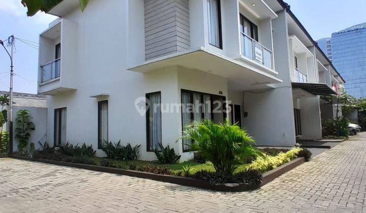 Dijual Rumah Mewah Strategis Dalam Townhouse di Kebagusan 1