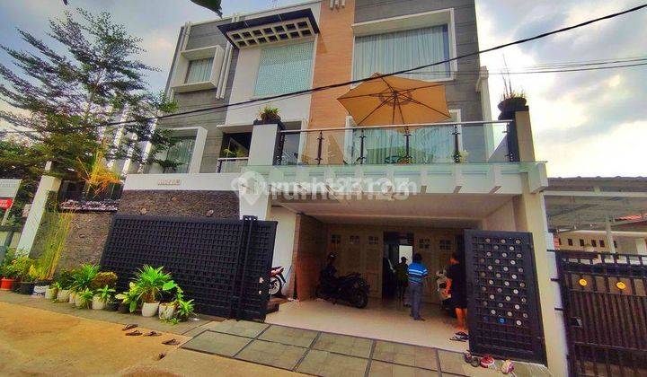 Dijual Rumah Mewah Ada Kolam Renang di Pondok Klapa Jakarta Timur 1