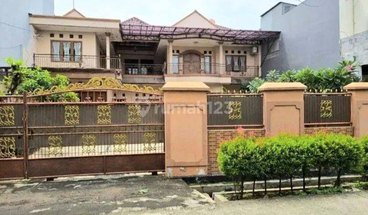 Dijual Rumah Murah Klasik 2 Lantai Strategis di Pondok Kelapa 1