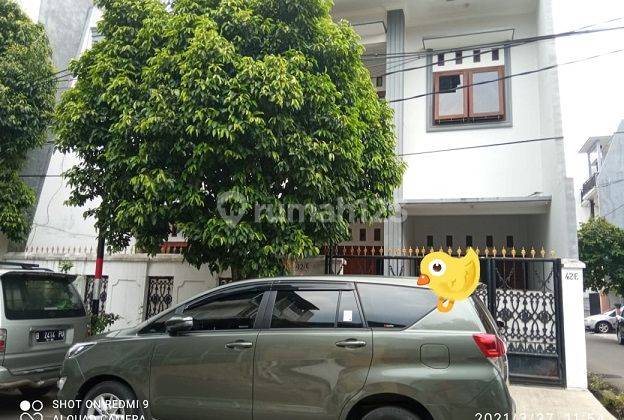 Rumah Murah 2 Lantai Terawat Siap Huni Strategis di Kayu Putih 1