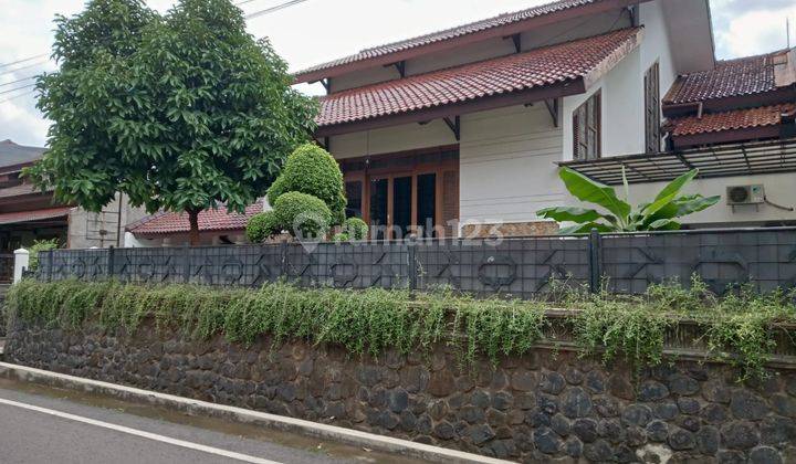 Rumah Mewah Asri Siap huni 2,5 lantai Strategis di Duren Sawit 2