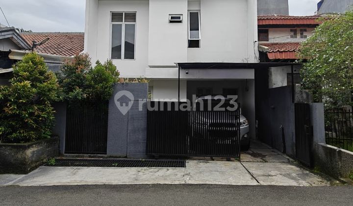 Rumah Renovasi Siap Huni 2 Lantai Dalam Komplek di Duren Sawit 2