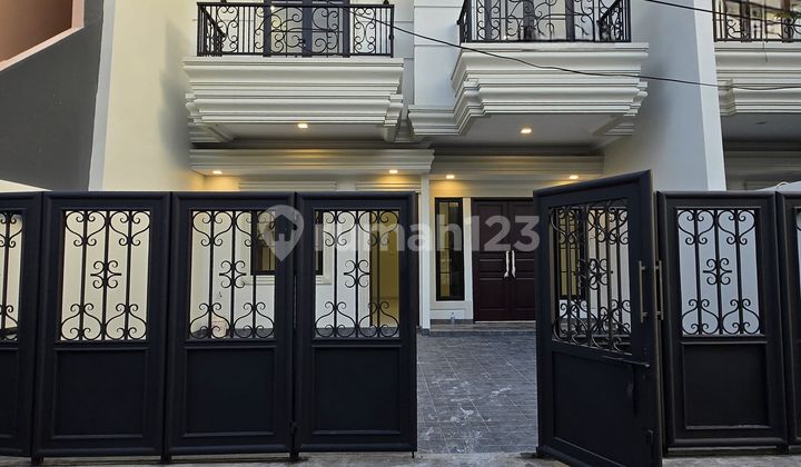 Rumah Baru Classic Modern siap huni Non Komplek di Duren Sawit