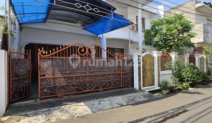 Rumah Second Kokoh siap huni 2 lantai Non Komplek di Pndok Bambu 
