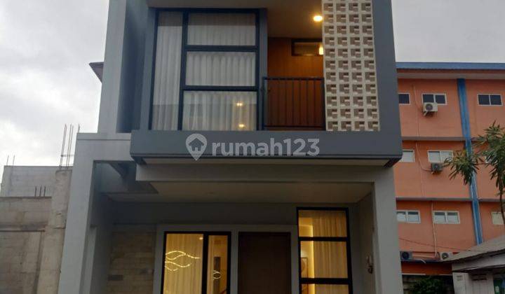 Rumah Mewah Murah 2,5 Lantai Strategis di Petukangan Pesanggrahan 1