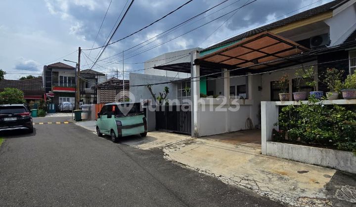 Well-Maintained Second House in a Complex in Jatiwaringin, East Jakarta 2