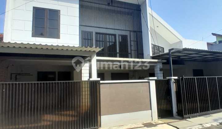 Rumah Murah Siap Huni 2 Lantai Dalam Perumahan di Jatisampura