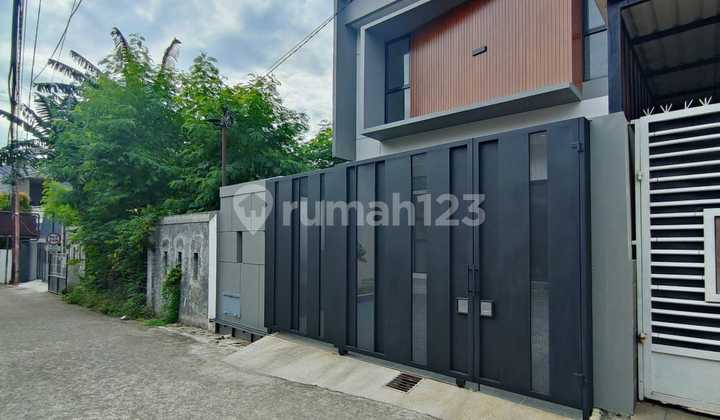 Turun Harga Rumah Siap Huni 2 Lantai Strategis di Pondok Kelapa