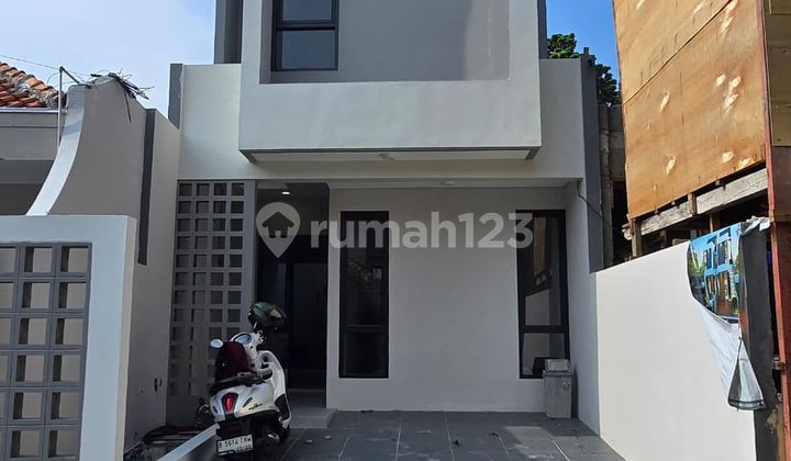 Turun Harga Rumah Baru Minimalis Siap Huni 2 Lantai di Kayu Putih