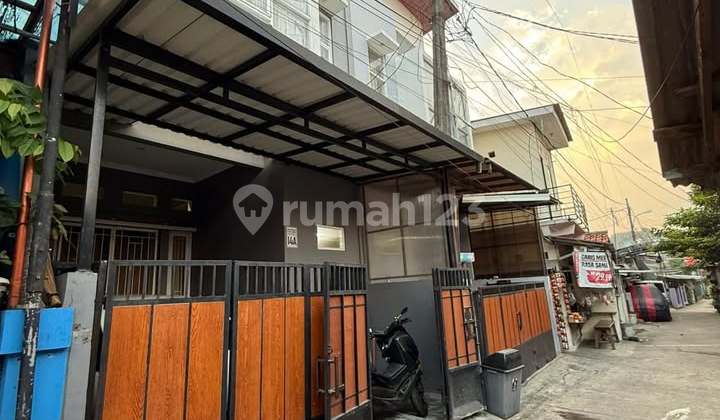 Rumah Secondary Terawat Siap Huni 2 lantai di Bintara Jaya Bekasi