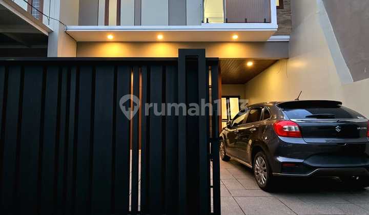 New 2-Story Luxury House Ready for Occupancy in Central Cempaka Putih