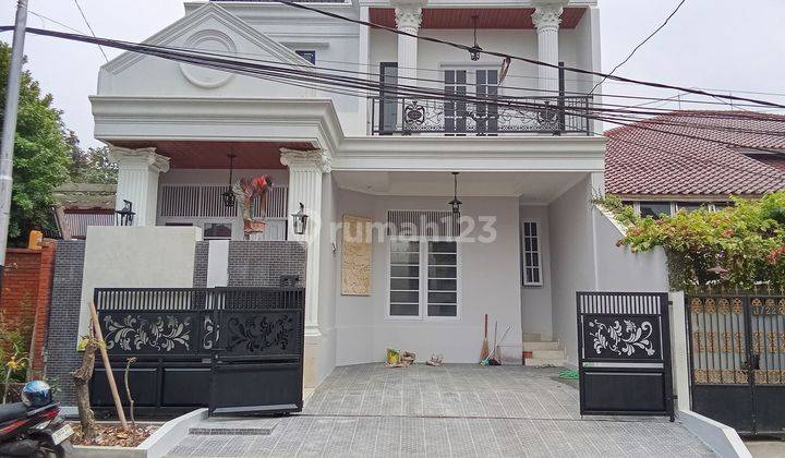 Rumah Mewah Classic Style Dalam Komplek Strategis di Cinere 1