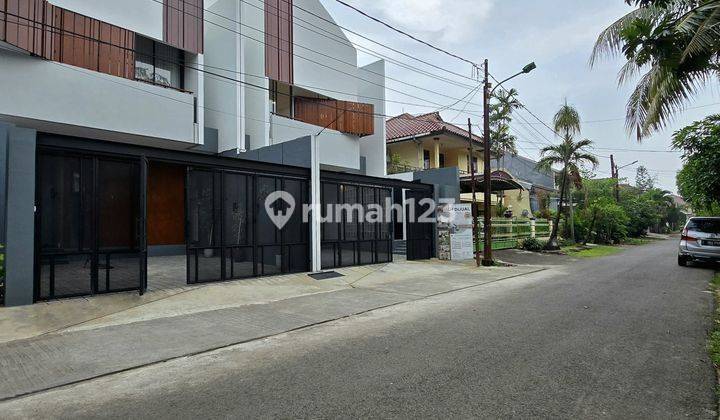 Rumah Mewah 2 Lantai Kokoh Siap Huni Strategis di Pondok Bambu 2