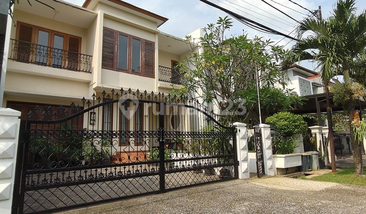 Rumah Mewah Bagus Kokoh Siap Huni dalam Komplek di Cibubur 