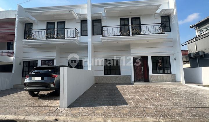 Rumah baru siap huni dalam komplek akses toll di jati bening 2