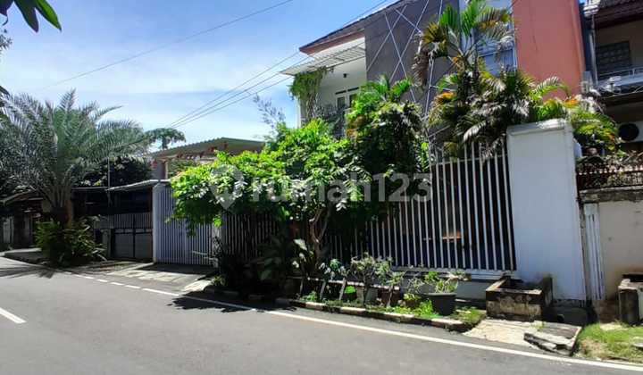 For Sale: Well-Maintained Luxury House Ready to Occupy in Duren Sawit, East Jakarta 2