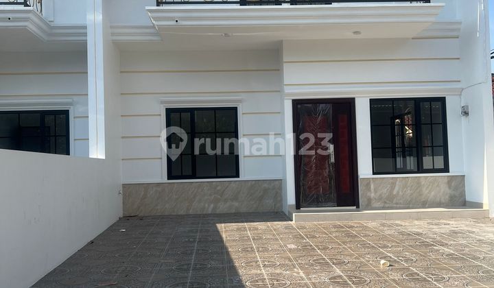 Rumah baru siap huni dalam komplek akses toll di jati bening
