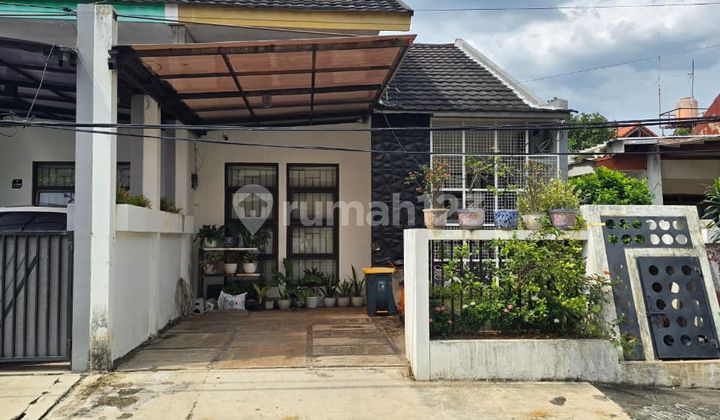 Rumah Second Terawat dalam Komplek di Jatiwaringin jkarta Timur