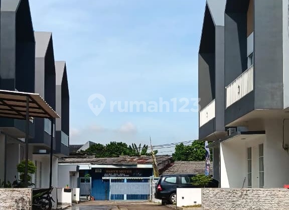 Rumah Bagus 2 Lantai Asri & Nyaman di Jatibening Pondok Gde Bkasi 2