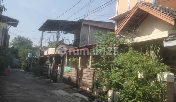 Rumah bagus siap huni hook 2,5 Lantai di Jatibening pondok gede 2