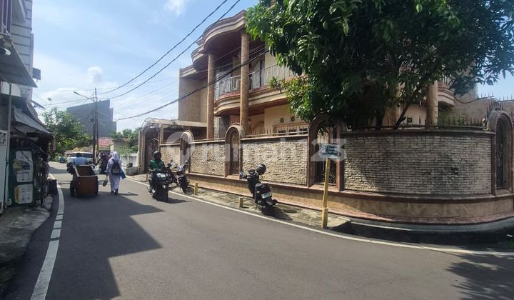 Rumah Murah Bebas Banjir Siap Huni 2 Lantai di Duren Sawit 2