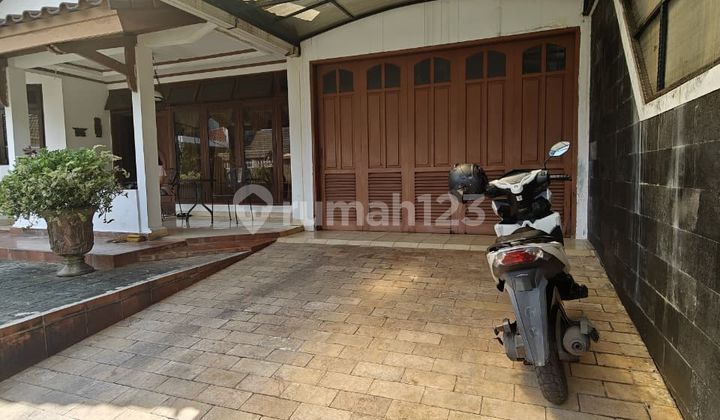 Rumah Hitung Tanah Bangunan Kokoh Dalam Komplek Duren Sawit 2