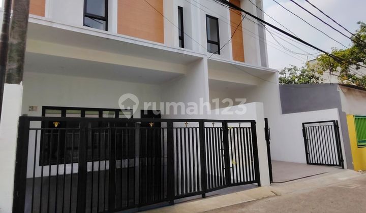 Rumah Baru Murah 2 lantai Siap Huni Strategis di Lubang Buaya  2