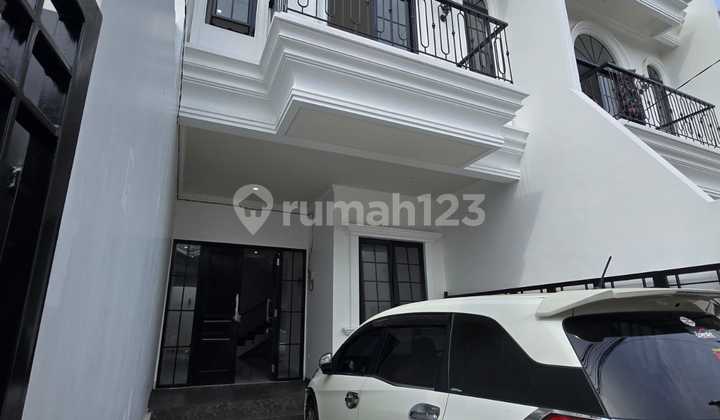 Turun Harga Rumah Baru Design Classic Modern di Cipinang Cempedak 2
