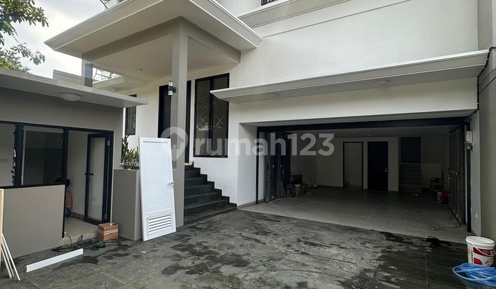 Rumah Baru Mewah siap huni 2 lantai strategis di Cilandak 