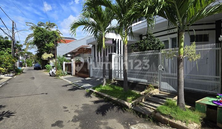 Price Drop: Nice Strategic 2-Story Move-In Ready House in Rwamangun 2