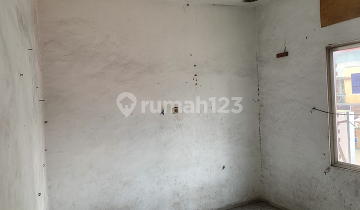 Shop house, in Balaraja, for rent. 2