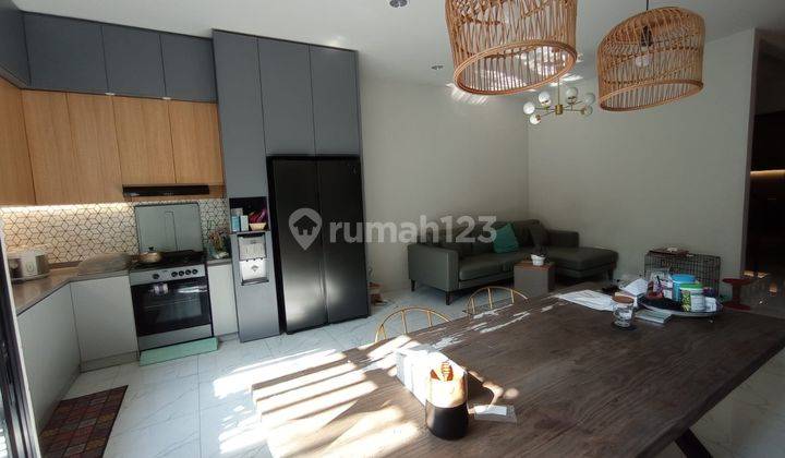 Rumah 2 lantai di Kavling dki Full Furnished 1