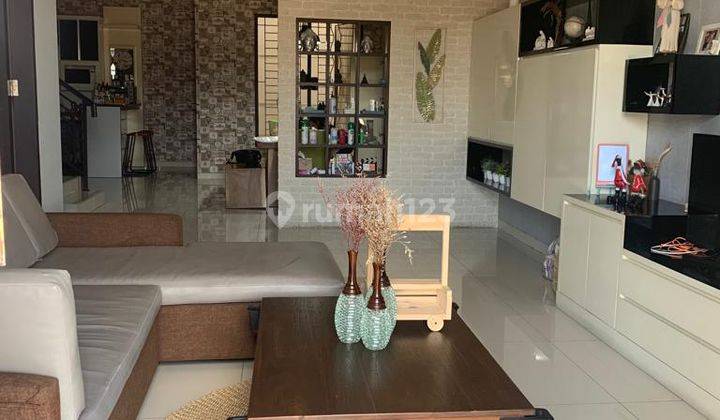 Rumah minimalis 3 lantai di Taman Permata Buana 1