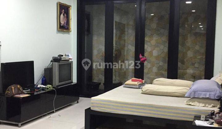 Rumah minimalis modern 2.5 lantai di Permata Buana Jakbar 2