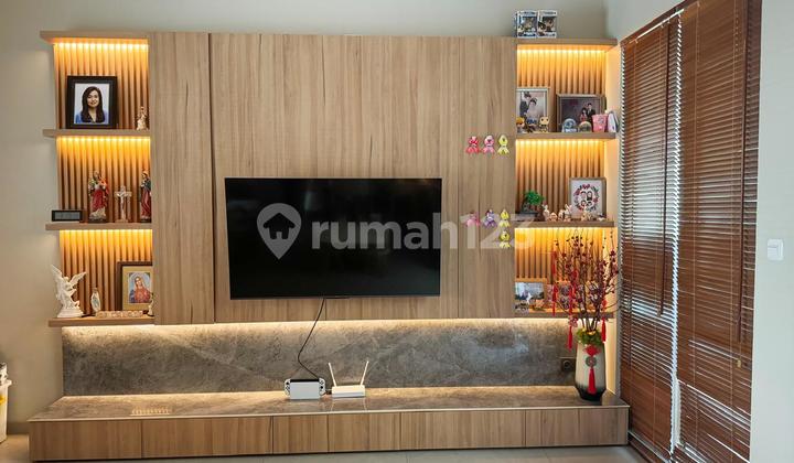Rumah Permata Buana 3 Lantai Dg Lift Dlm Rumah