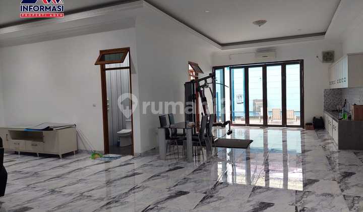 Rumah Metro Permata Tangerang Di Boulevard Dg Kolam Renang 2