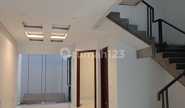 Rumah 3 Lantai Sunrise Garden Rumah 3 Lantai Sunrise Garden