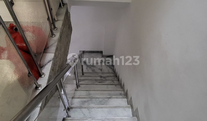 Intercon Jakbar 2.5-Story House 2