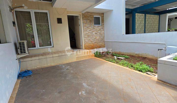 Rumah Green Permata Jaksel, Dekat Taman 1