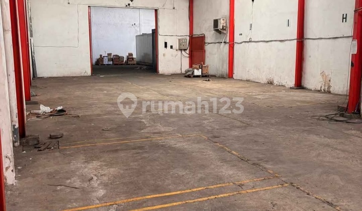 Gudang Kantor Strategis Free Cold Storage di Blimbing Malang