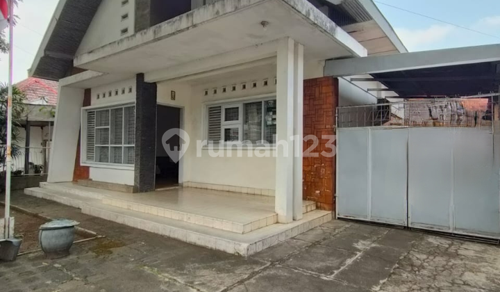 Rumah Strategis Kolonial Oro Oro Dowo Malang 1