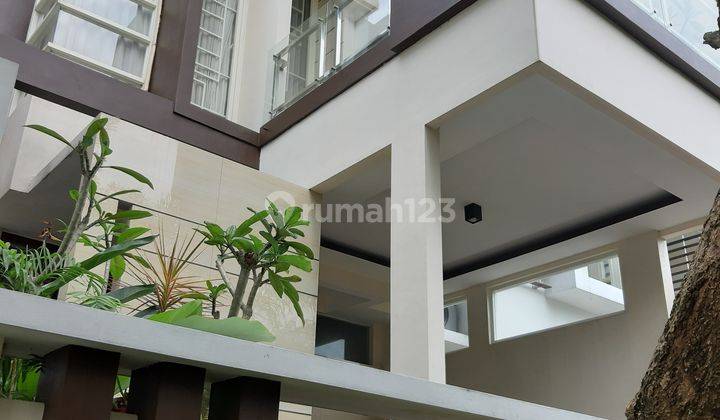 Jual Rumah 2 Lantai Modern Minimalis di De Cassablanca Residence Malang 1