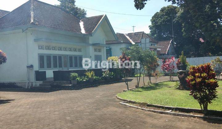 RUMAH STRATEGIS KLASIK KOLONIAL DI JALAN POROS GONDANGLEGI KAB MALANG 2