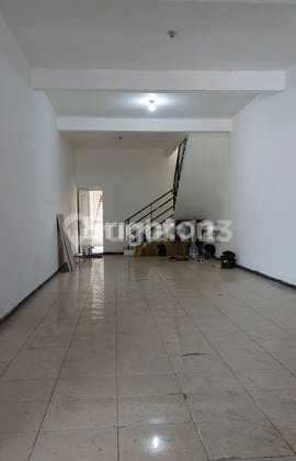 Strategic Shop House on Raya Laksda Adi Sucipto Street, Blimbing, Malang 1